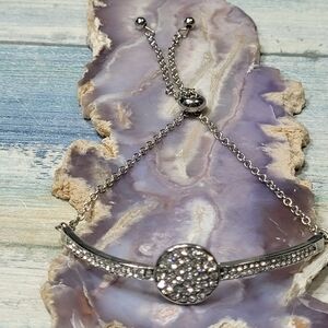 Elegant Silver Bracelet with Crystal Accents